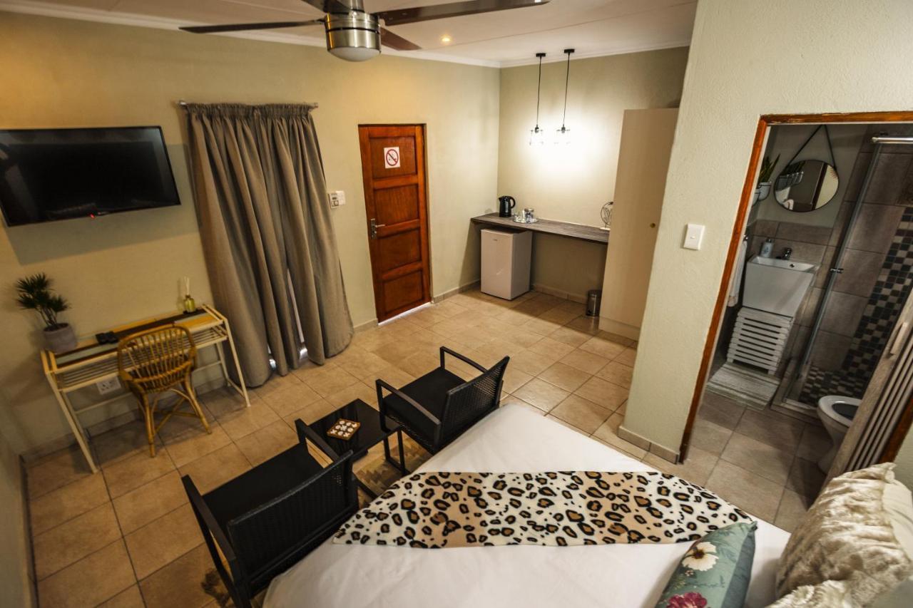 Pumbaa Wildlife Park & Accommodation Mbombela Exterior photo